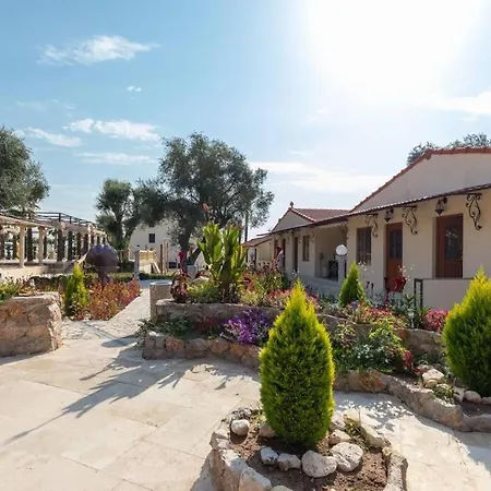 Bastide Saint Louis/ 8 Chambres *