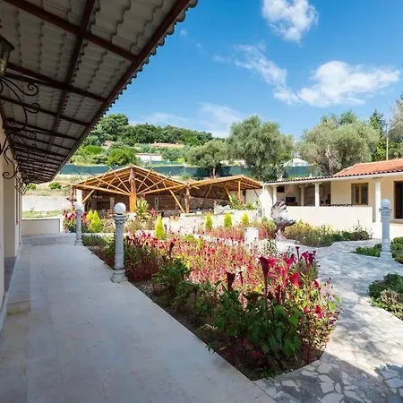 Bastide Saint Louis/ 8 Chambres * Antibes