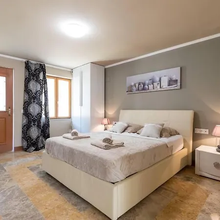 Bastide Saint Louis/ 8 Chambres Guest house
