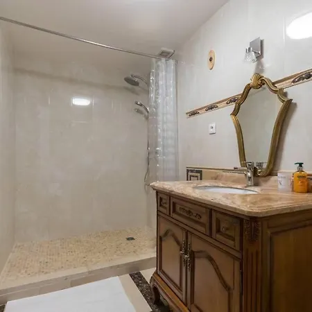 Guest house Bastide Saint Louis/ 8 Chambres Antibes