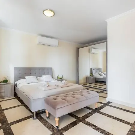 Bastide Saint Louis/ 8 Chambres * Antibes