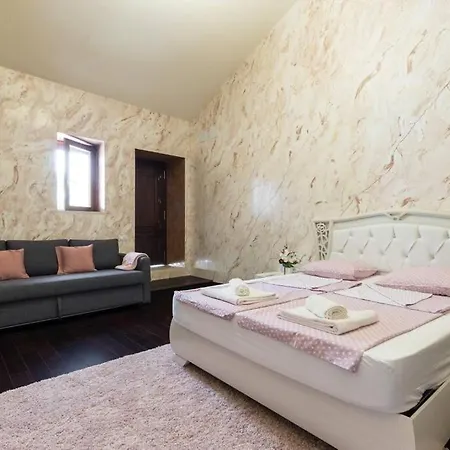 Guest house Bastide Saint Louis/ 8 Chambres