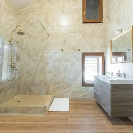 Guest house Bastide Saint Louis/ 8 Chambres Antibes