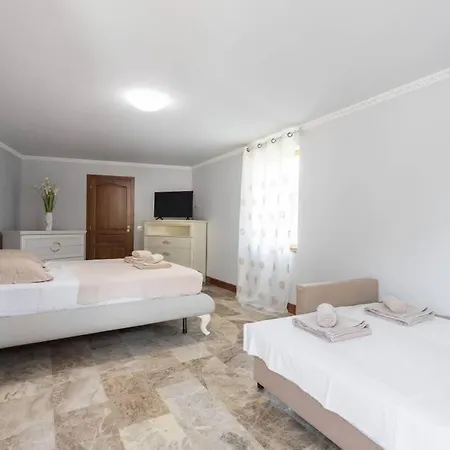 Guest house Bastide Saint Louis/ 8 Chambres