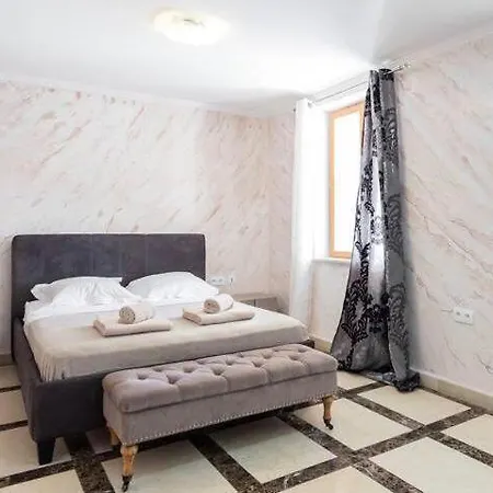 Guest house Bastide Saint Louis/ 8 Chambres Antibes